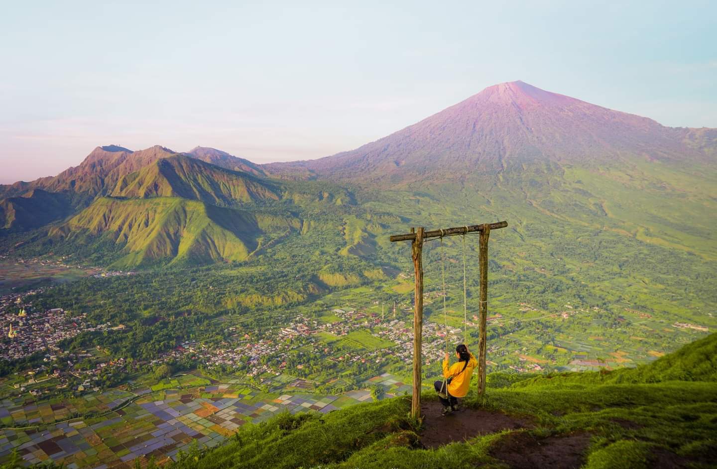 pergasingan view with swing